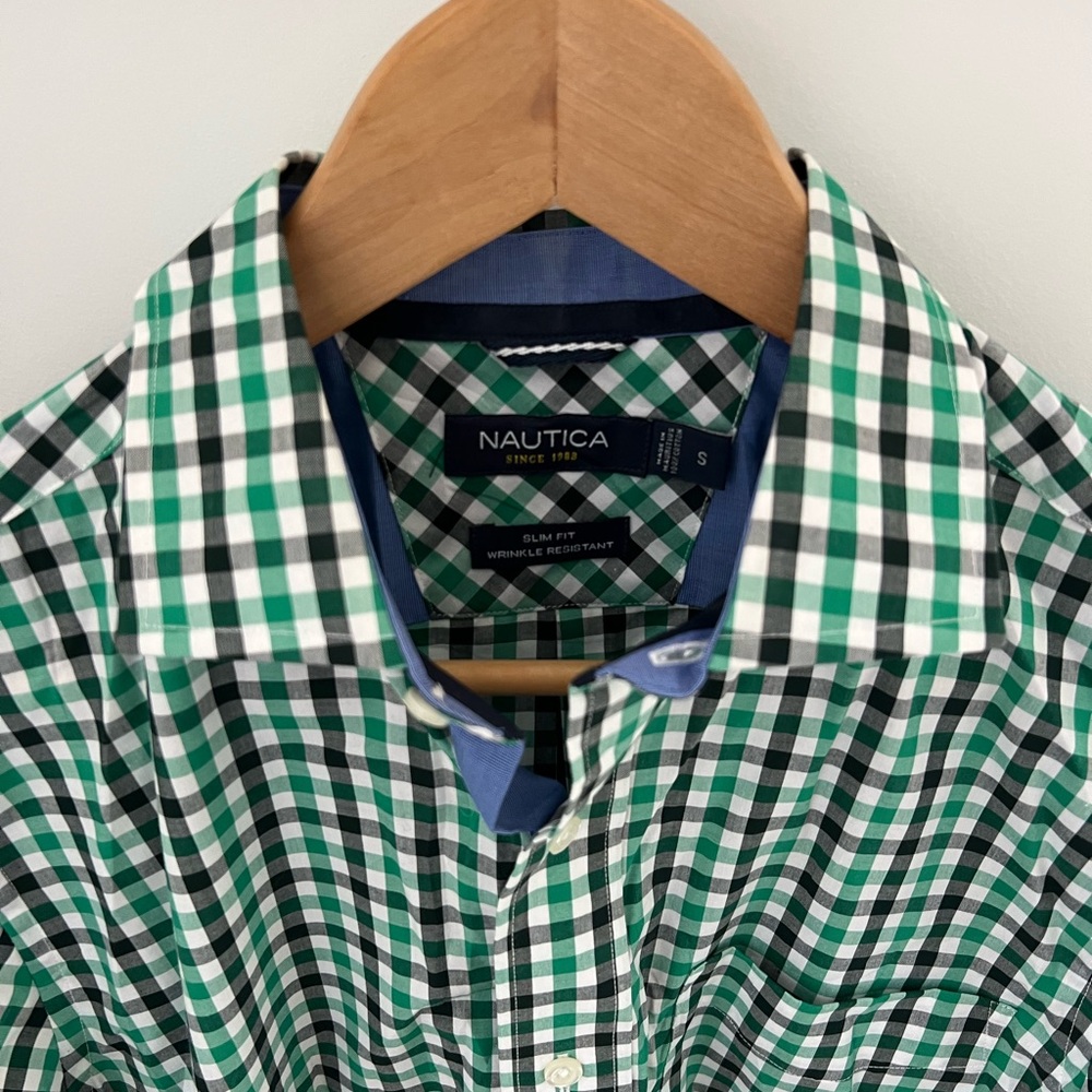 Nautica Men's Green Checkered Shirt, New, Slim Fit, Wrinkle Resistant size Small